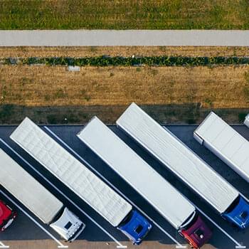 aerial-photography-of-trucks-parked-2800121.jpg | © Marcin Jozwiak